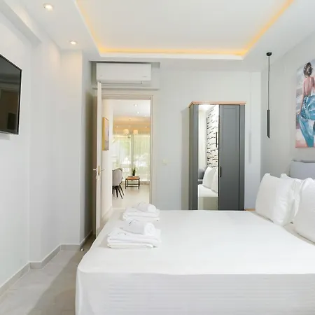 Brothers Aparthotel 3*