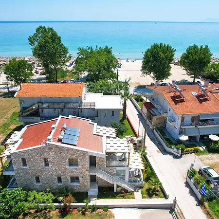 Brothers Aparthotel 3*