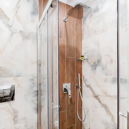 Brothers アパートホテル 3*