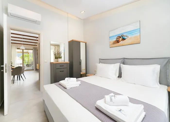 Aparthotel Brothers 3*