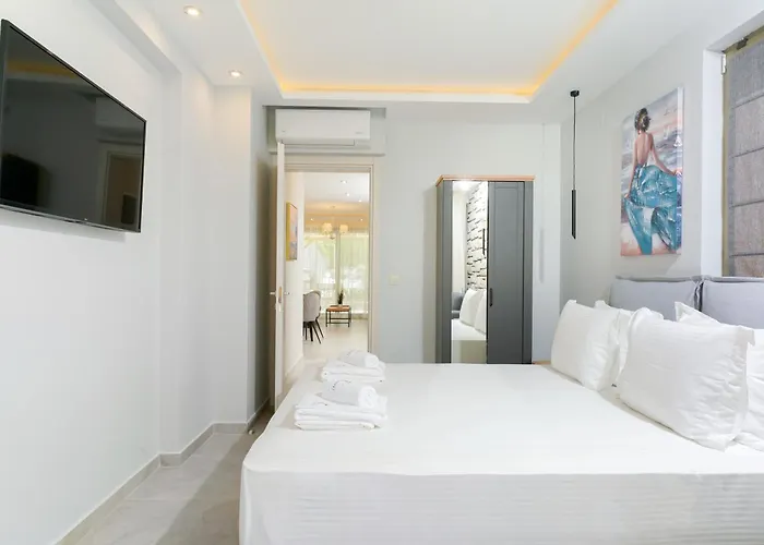 Brothers Aparthotel 3*