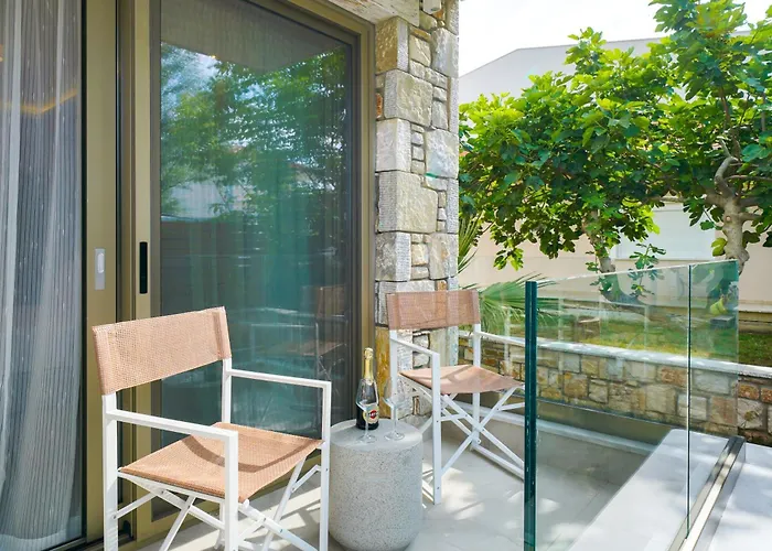 Brothers Aparthotel 3*