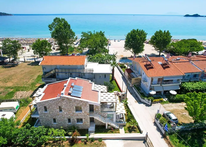 Brothers Aparthotel 3*